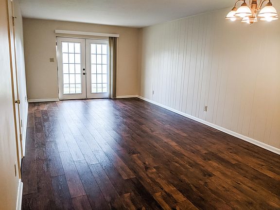 2nd image of 2325 W Pensacola St APT 104