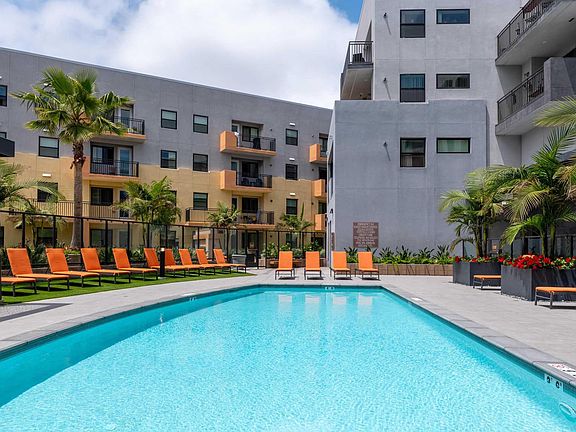 2nd image of 3054 Johnson Dr #4-302