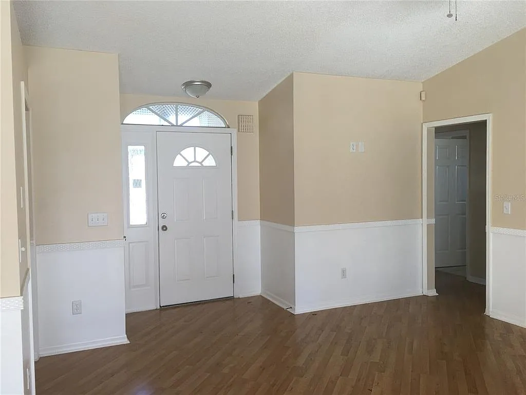 3 bed, 2.0 bath, 1522 sqft, $1,895 — Photo 3