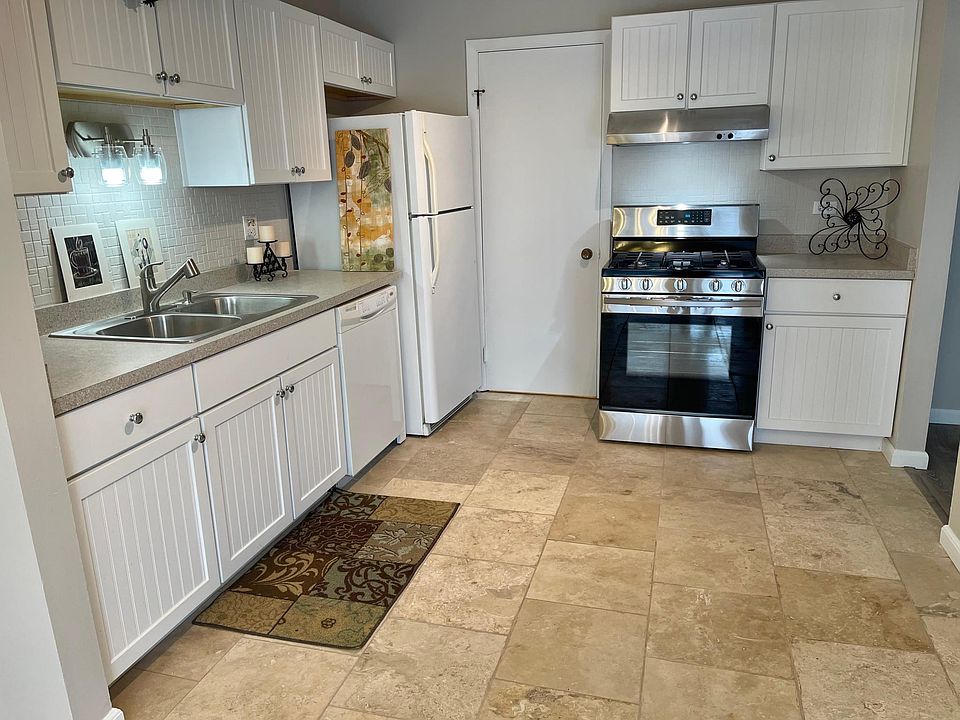 1st image of 375 Sandalwood Ln