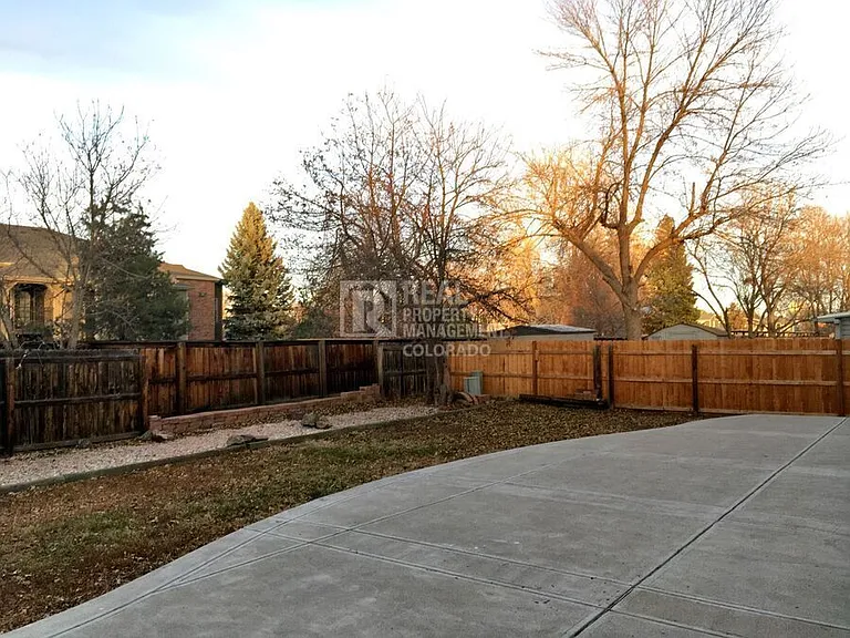2607 W 101st Pl — Photo 23