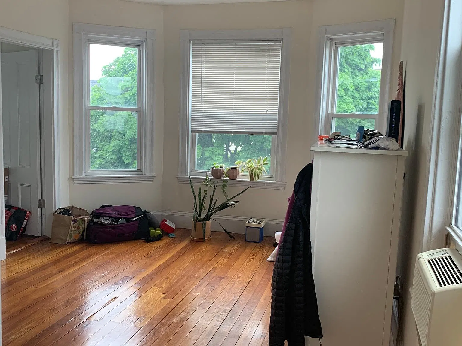 2 bed, 9999 sqft, $2,695 — Photo 2
