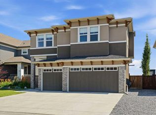 114 SW Kinniburgh Rd, Chestermere, AB T1X0T8