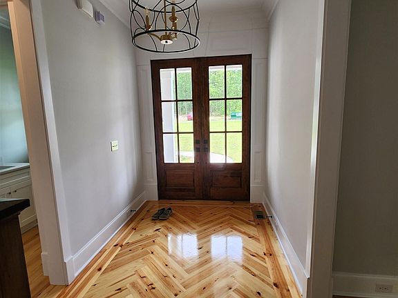 2nd image of 421 Founders Cir