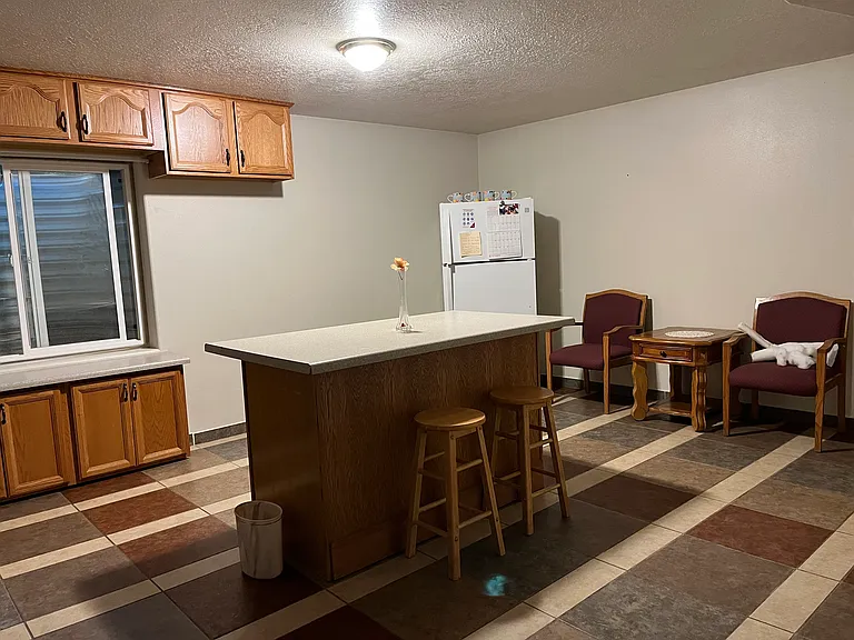 728 E Sunshine Ln — Photo 4
