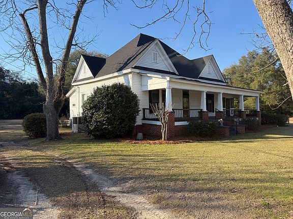 2nd image of 315 Pine Ave