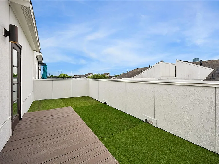 1619 Alamo St — Photo 35