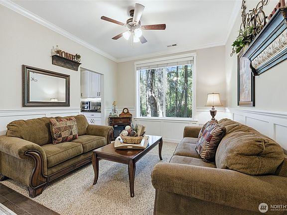 5th image of 13806 197th Avenue E