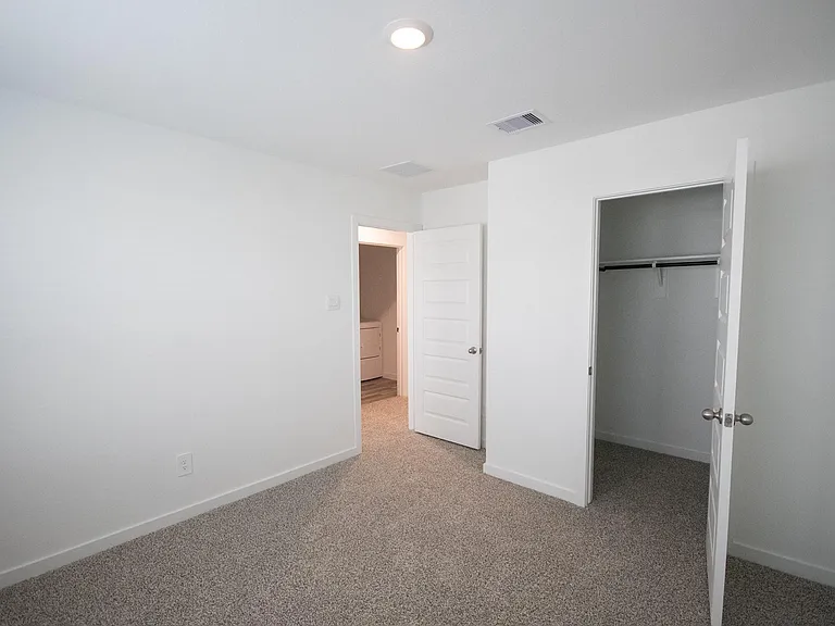 10217 Berkeley Springs Trl — Photo 9