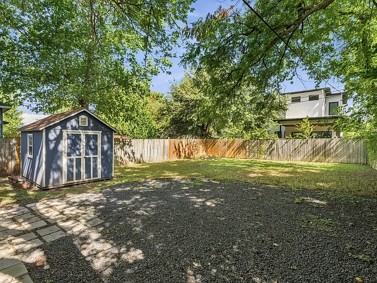 3012 E 16th St — Photo 12