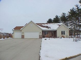 412 Lewellen St, Marshall, WI 53559