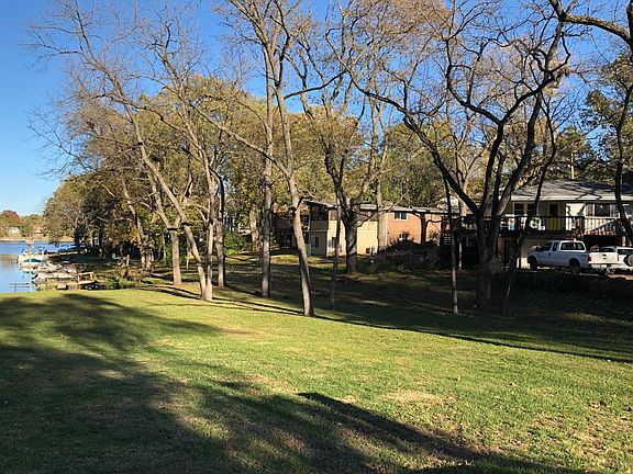 3rd image of 911 NW South Shore Dr