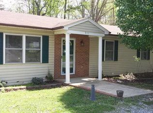 911 Independence Dr, Martinsville, VA 24112