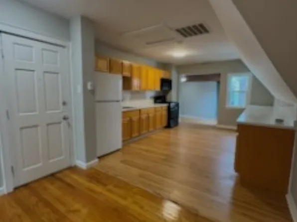 4 Norwood St APT 5, Worcester, MA 01610