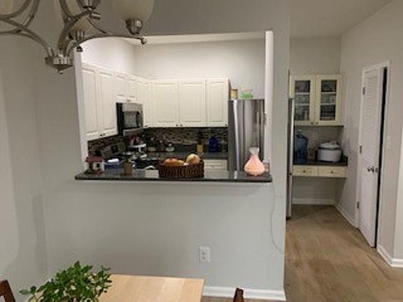 4th image of 4657 Longstreet Ln