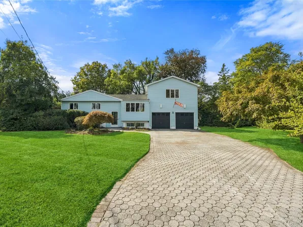 5 Lansing Lane, East Northport, NY 11731