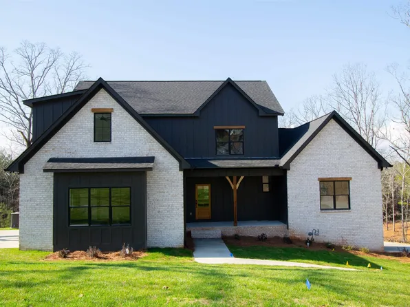 154 Estates Club Dr, Pell City, AL 35128
