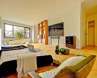 Rented by Manhattan Realty Group