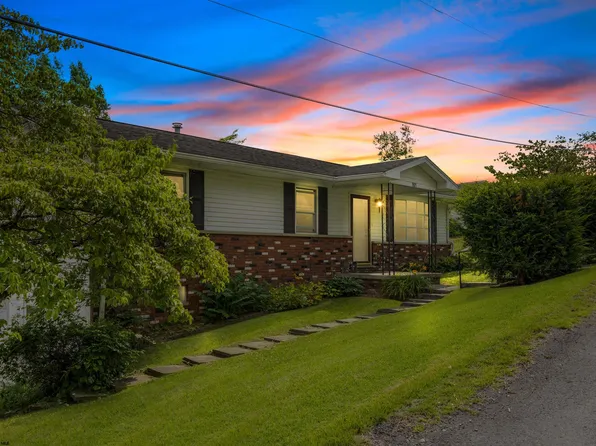 161 Layfield Ln, Clarksburg, WV 26301