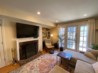 725 6th St SE APT 1, Washington, DC 20003