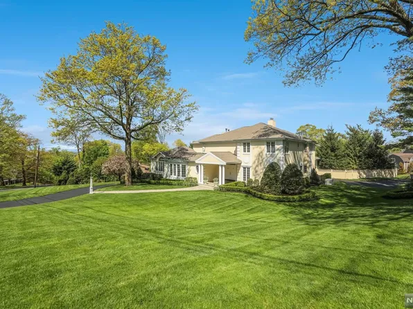 400 Morrow Rd, Englewood, NJ 07631