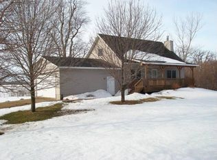 67073 300th St, Dexter, MN 55926
