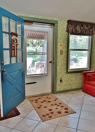 3rd image of 8520 E 73rd Ter