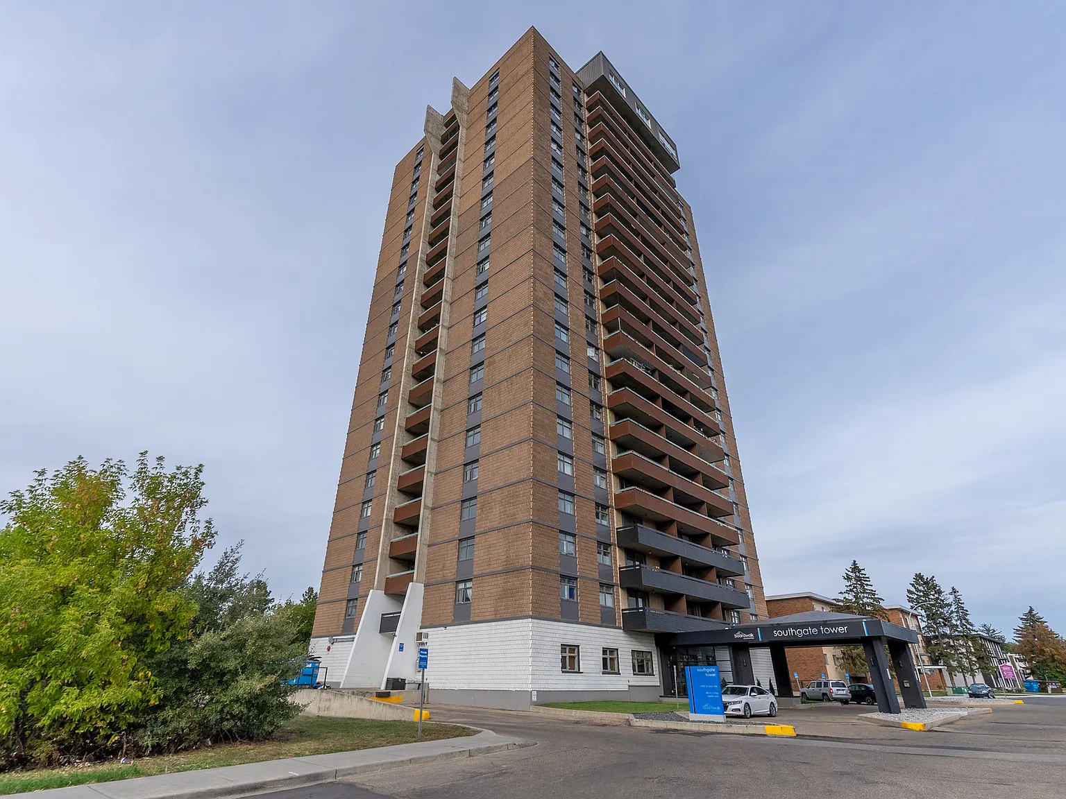 Southgate Tower — Photo 4