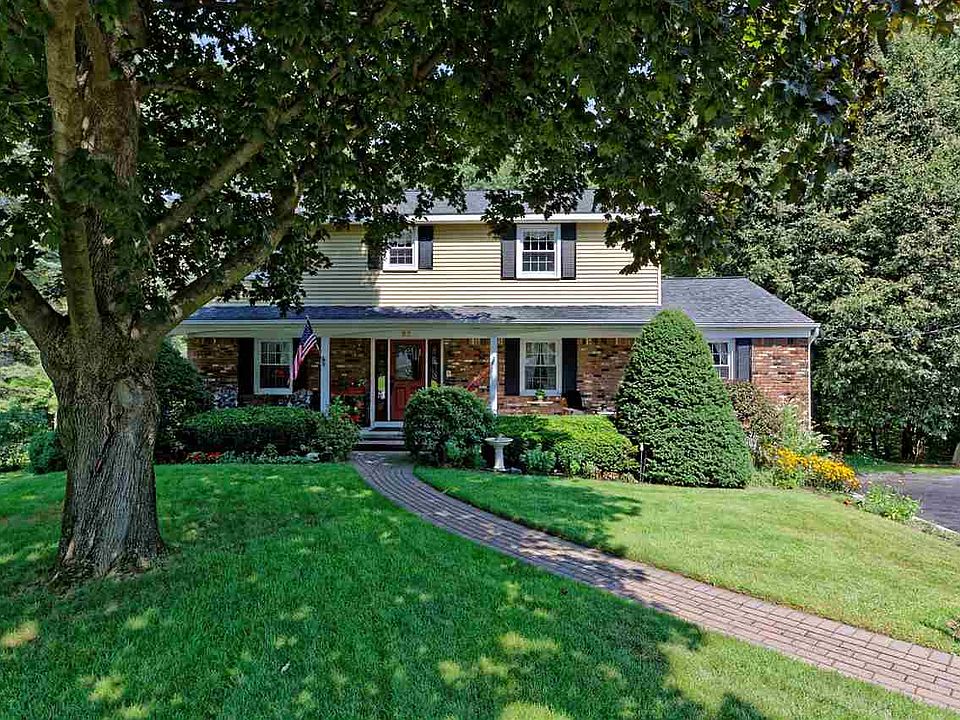1st image of 29 Crestwood Dr