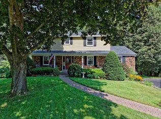 29 Crestwood Dr, Clifton Park, NY 12065