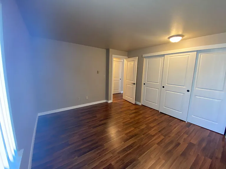 North Green Lake Apartments — Photo 15