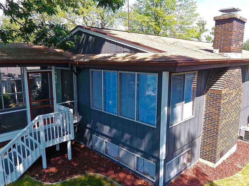 1st image of 8166 Morrison Lake Gdns