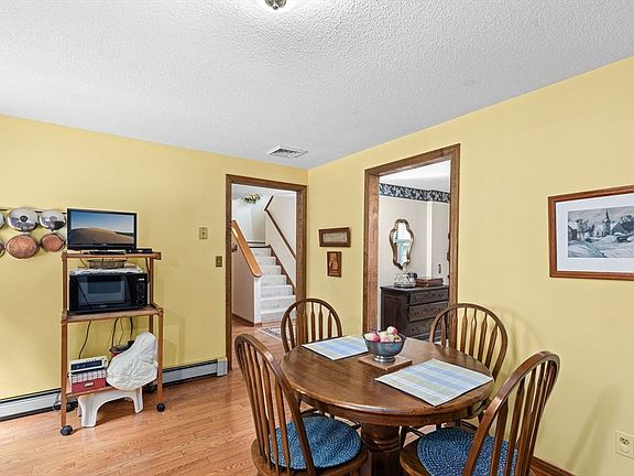 4th image of 40 Megansett Dr Unit 5