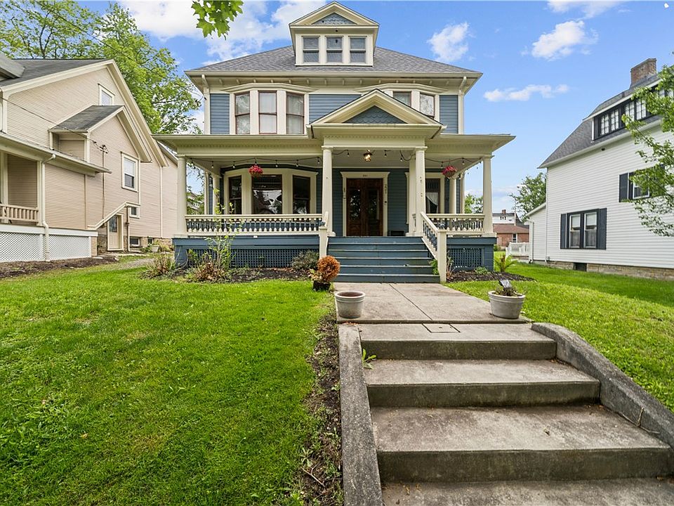 1st image of 221 Tioga St
