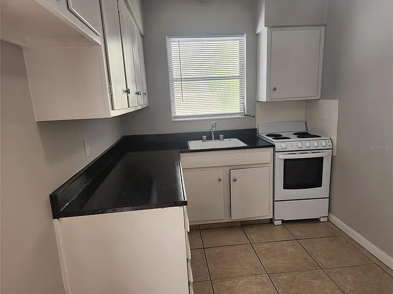487 1st St S #205 — Photo 7