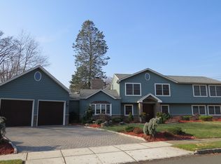 2 Annette Rd, Fairfield, NJ 07004