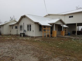 1232 E Clinton Ave, Seymour, MO 65746