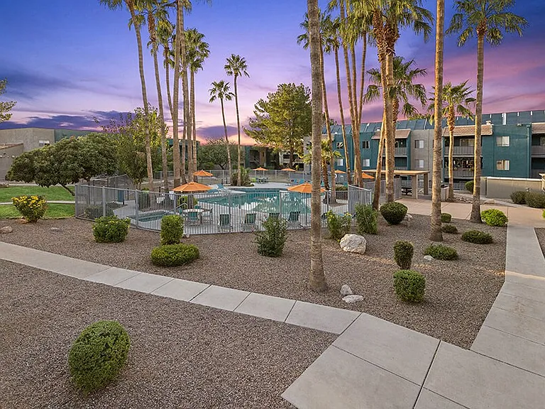 Tanque Verde Apartments — Photo 33