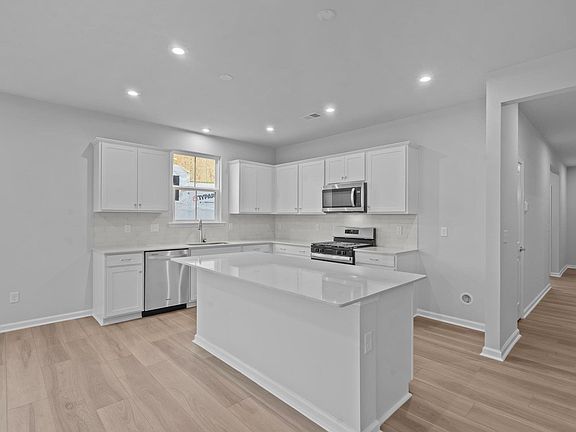 5th image of 1329 Capefox Dr Lot 6