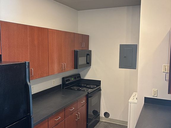 3rd image of 947 New Hampshire St #761