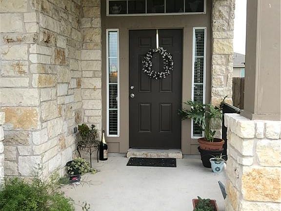 3rd image of 217 Brazoria Trl