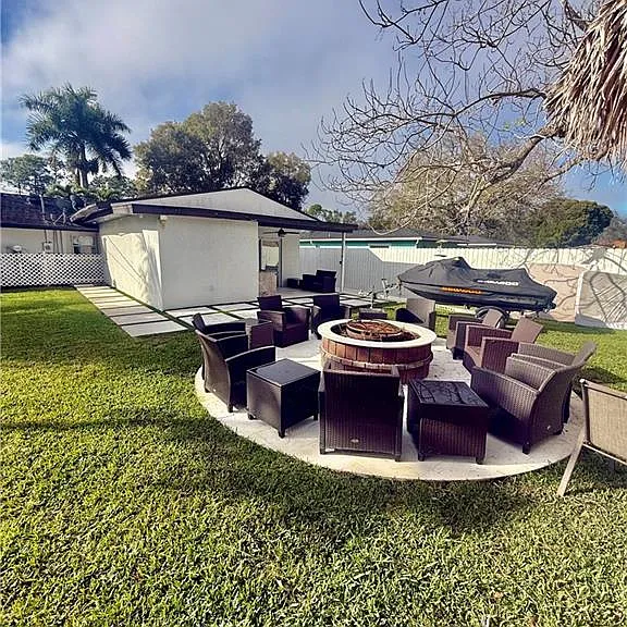 733 Pine Cone Ln — Photo 36
