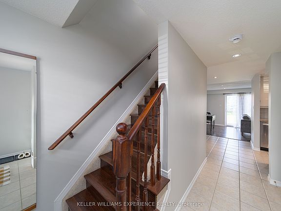 3rd image of 12 Monarchy St