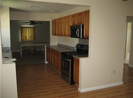 4th image of 21 Old Hickory Ave