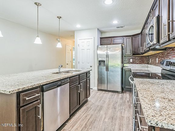 3rd image of 6416 FLOWERS Avenue