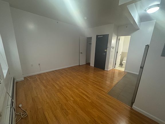 3rd image of 254 E 33rd St APT 3S
