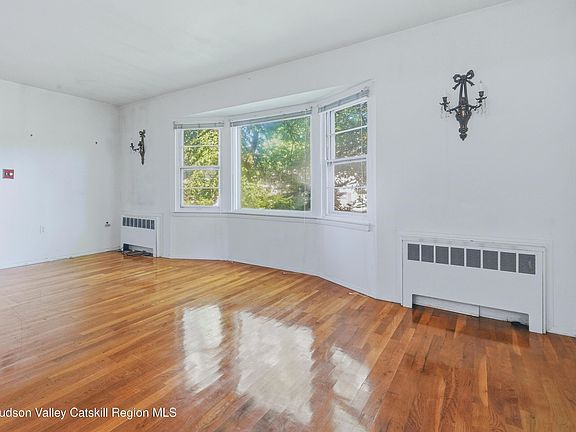4th image of 2 Cedar Lane