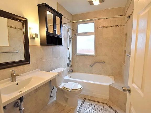 4th image of 15651 Septo St