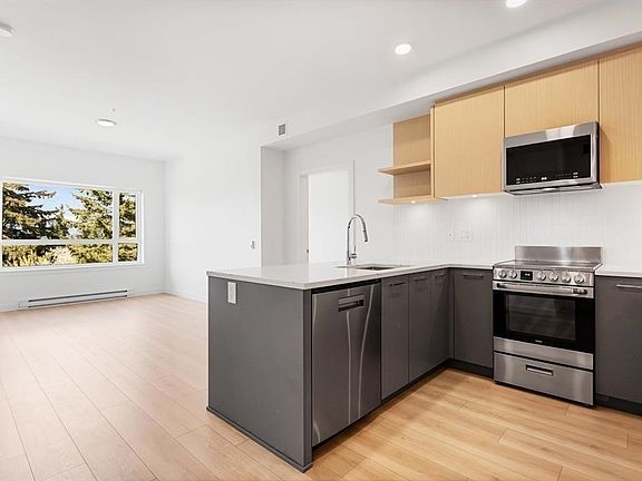 4th image of 10777 138th St #420