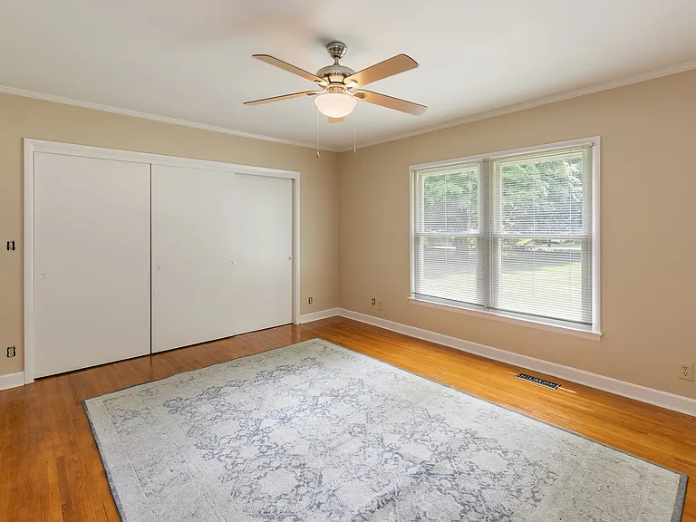 3228 Lakeshore Dr — Photo 39